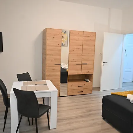 Cathy Rijeka